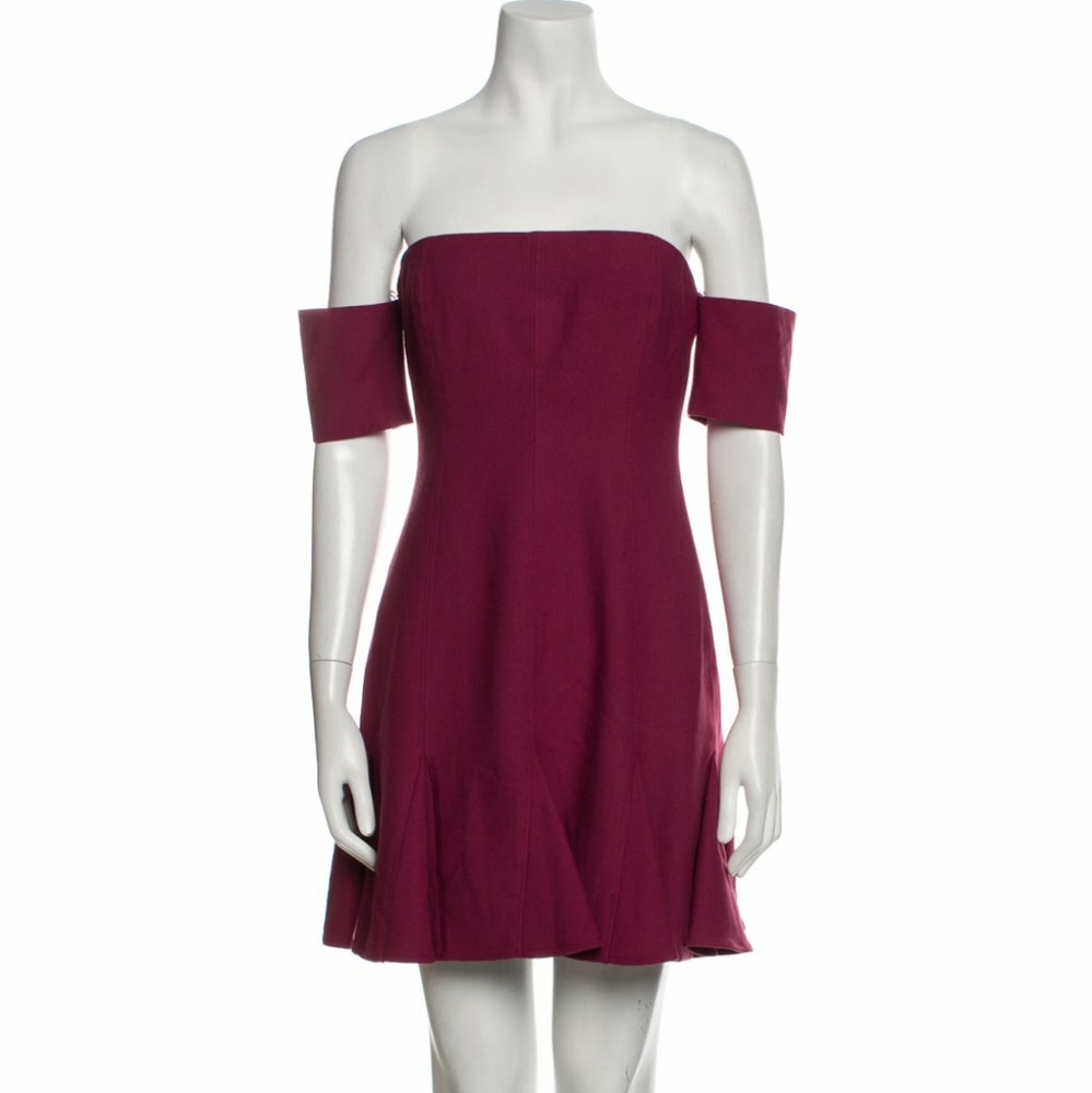Cinq à Sept dress, strapless, with upper sleeves. Fun details at skirt. Size 6